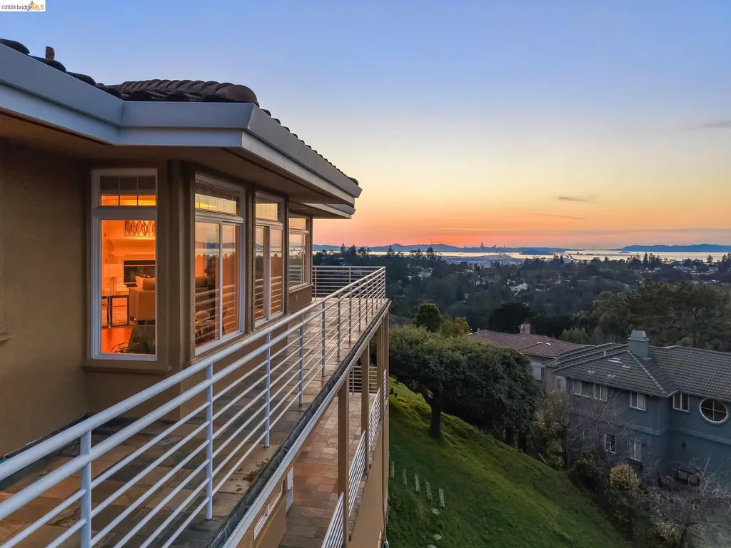 6070 Mazuela Drive Oakland CA 94611