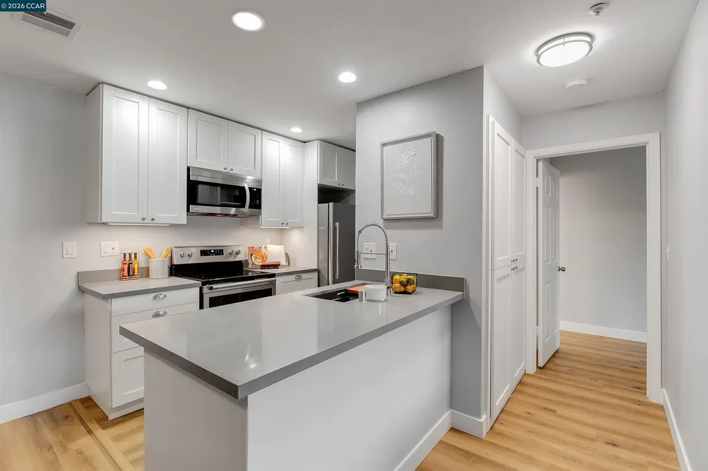 3173 Wayside Plaza Walnut Creek CA 94597