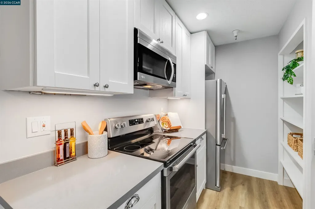 3173 Wayside Plaza Walnut Creek CA 94597