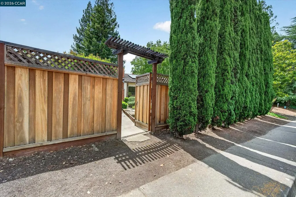 10 Edie Court Pleasant Hill CA 94523