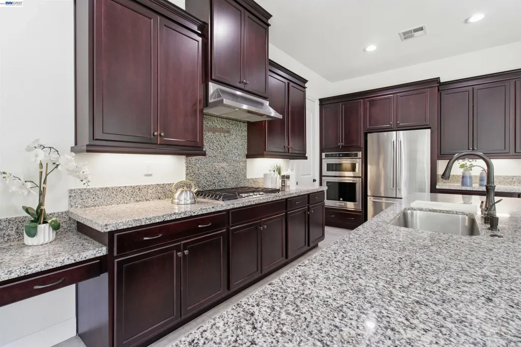 2812 Mount Dana Drive Dublin CA 94568