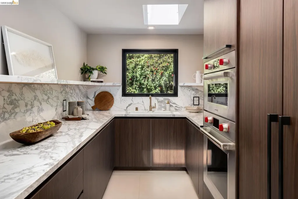 5645 Bacon Road Oakland CA 94619