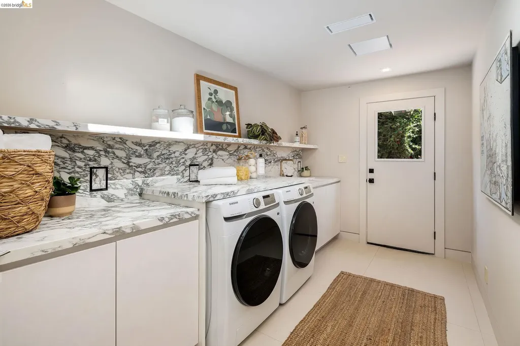 5645 Bacon Road Oakland CA 94619