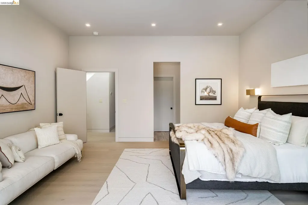 5645 Bacon Road Oakland CA 94619
