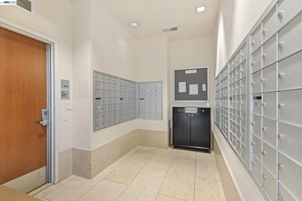 585 9th Street Oakland CA 94607