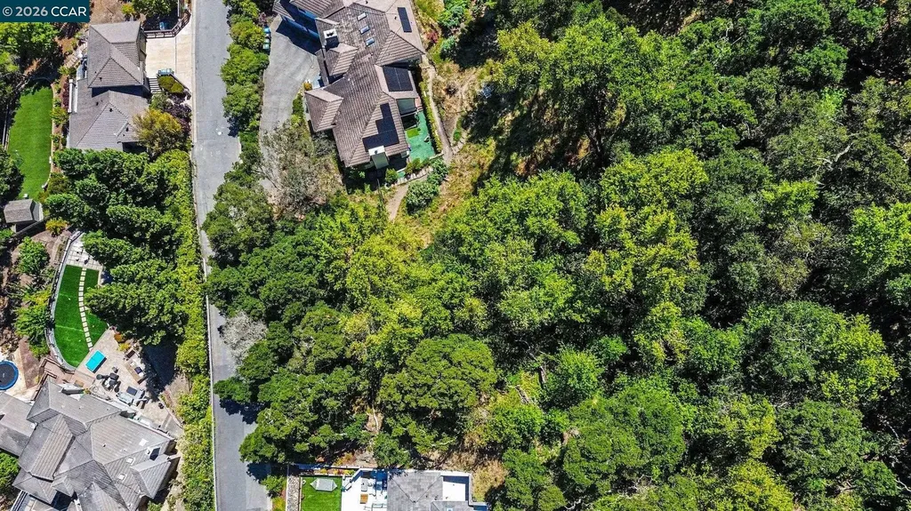 46 Oak Road Orinda CA 94563