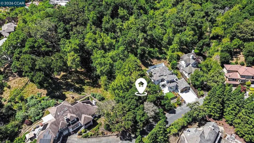 46 Oak Road Orinda CA 94563