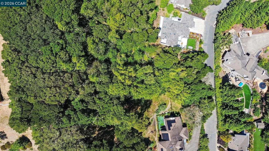 46 Oak Road Orinda CA 94563