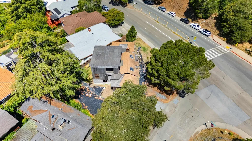 3551 Joaquin Miller Road Oakland CA 94602