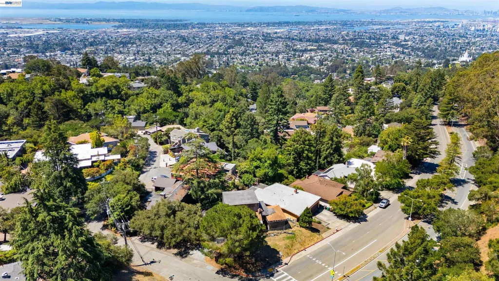 3551 Joaquin Miller Road Oakland CA 94602