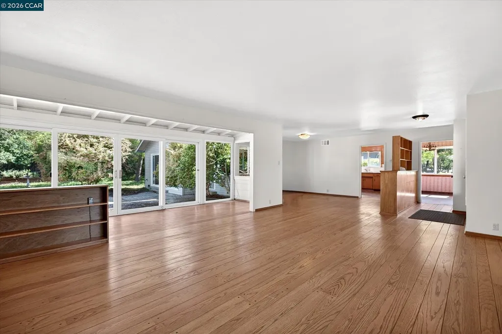 25 Robert Road Orinda CA 94563