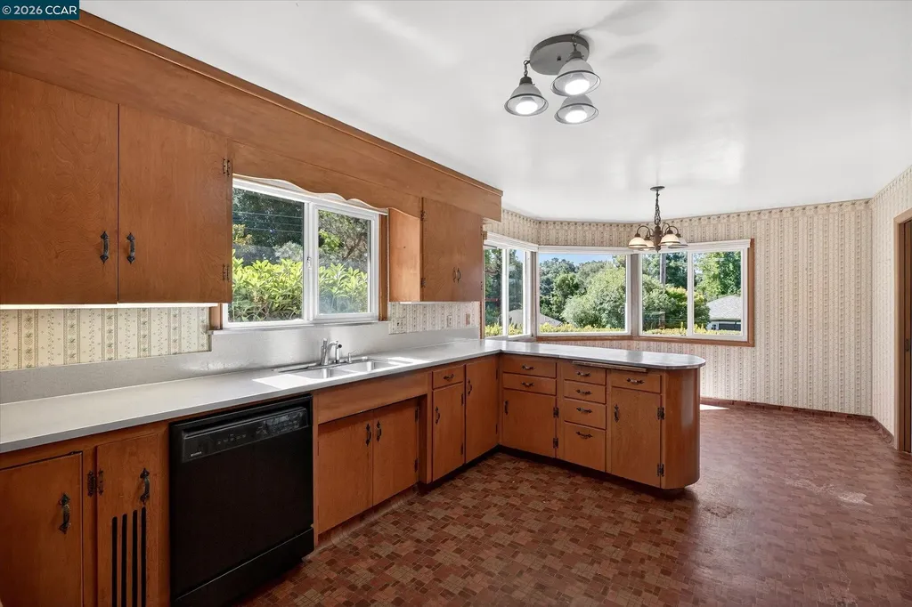 25 Robert Road Orinda CA 94563