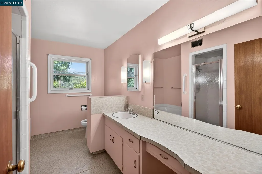 25 Robert Road Orinda CA 94563