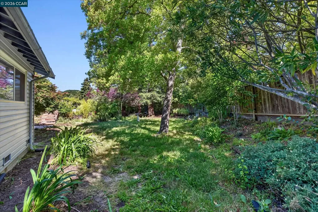 25 Robert Road Orinda CA 94563