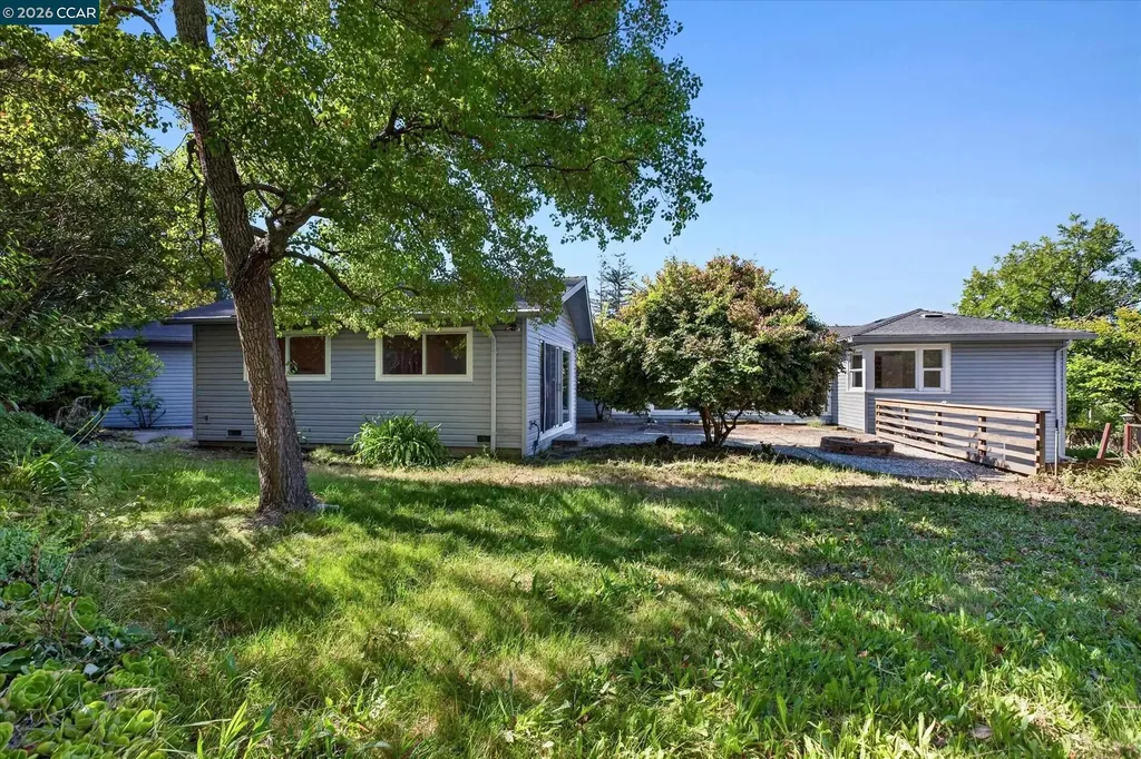 25 Robert Road Orinda CA 94563