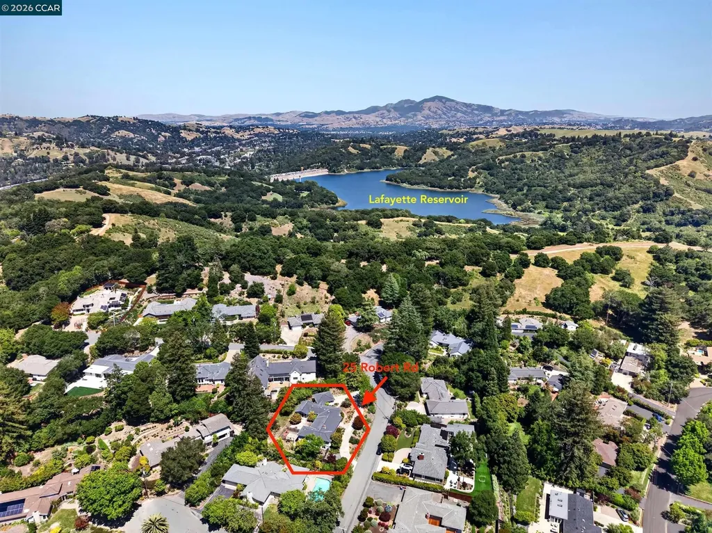 25 Robert Road Orinda CA 94563