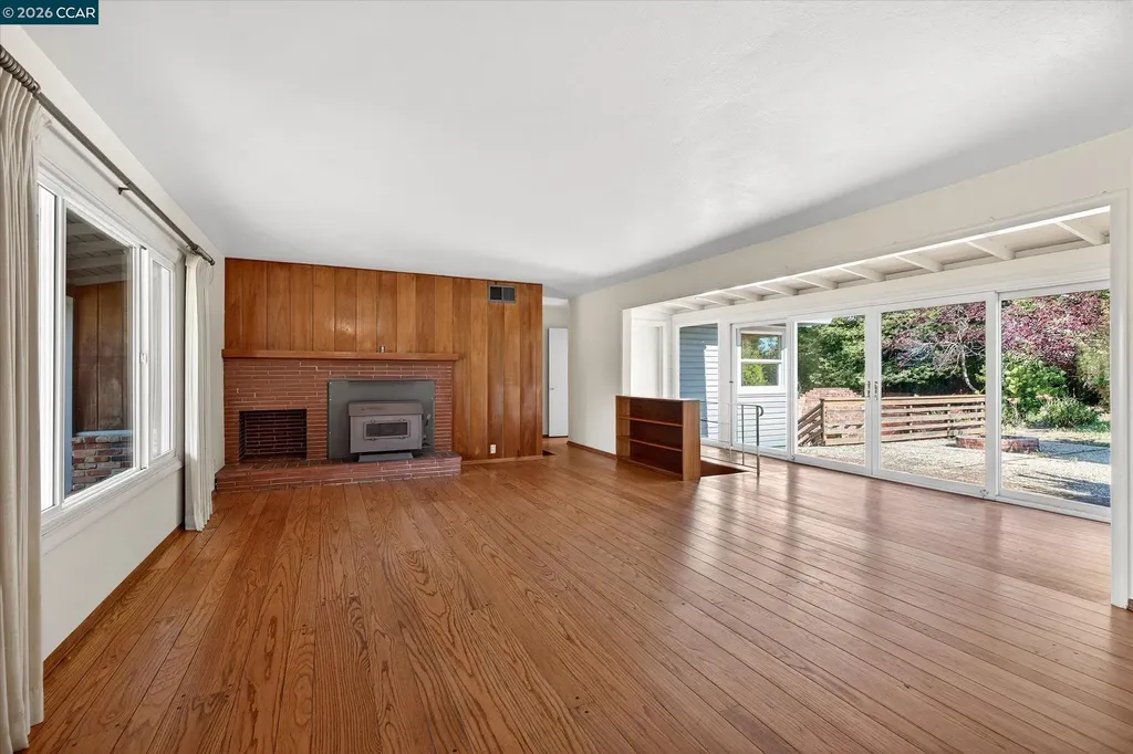 25 Robert Road Orinda CA 94563