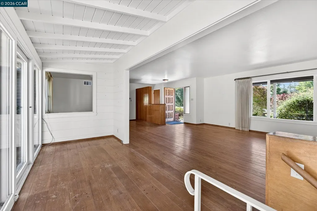 25 Robert Road Orinda CA 94563