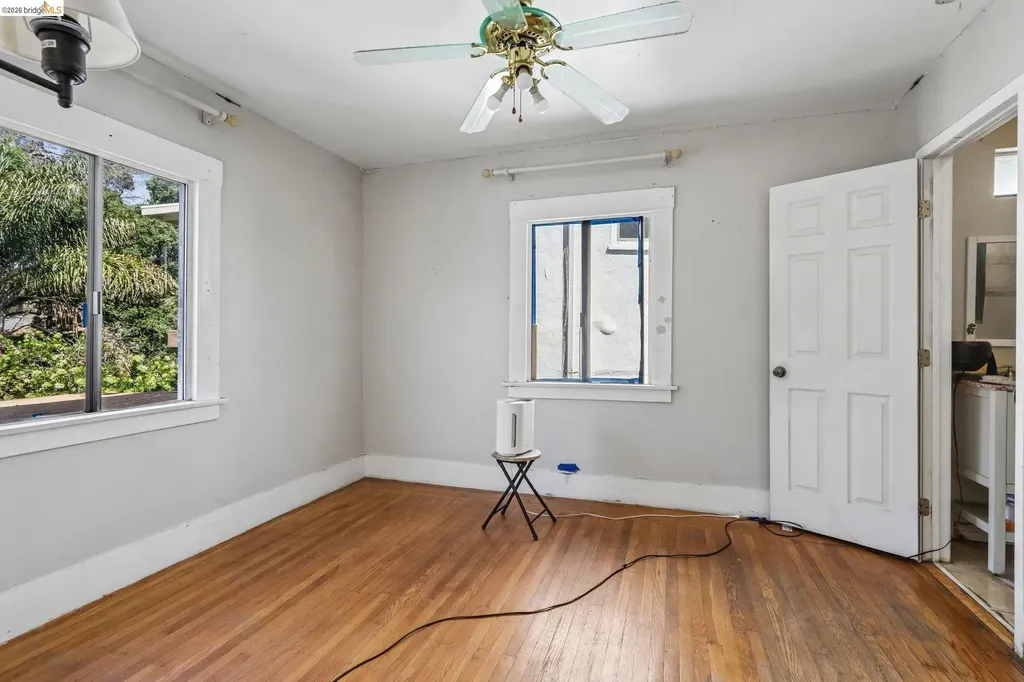 5081 Congress Avenue Oakland CA 94601