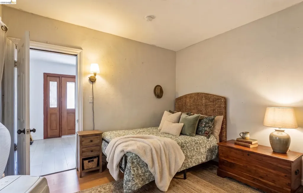 5081 Congress Avenue Oakland CA 94601