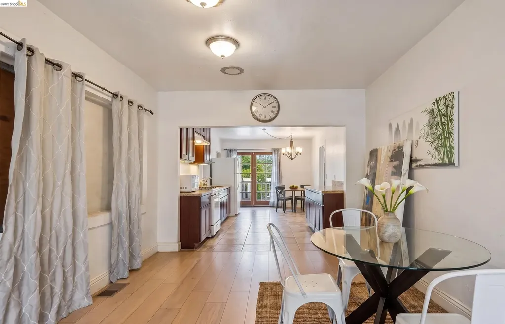 5081 Congress Avenue Oakland CA 94601