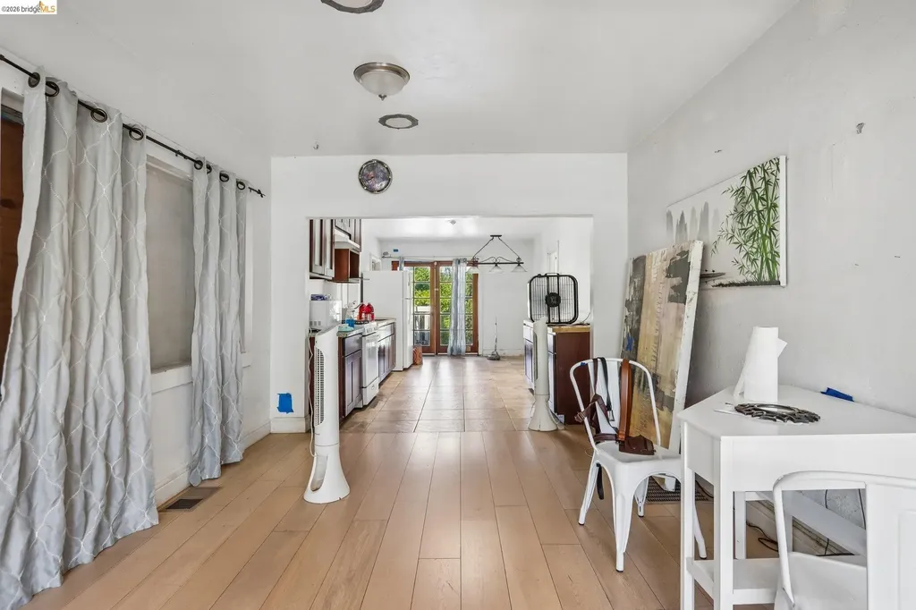 5081 Congress Avenue Oakland CA 94601