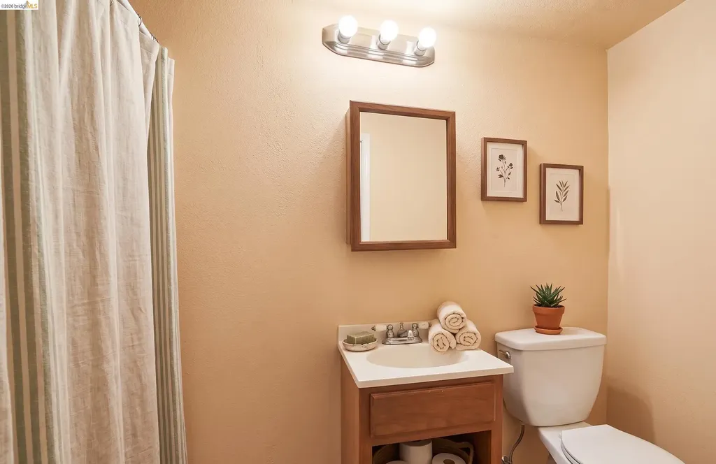5081 Congress Avenue Oakland CA 94601