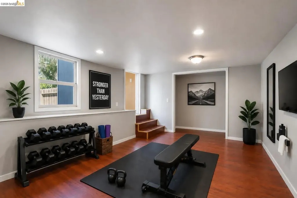 5081 Congress Avenue Oakland CA 94601