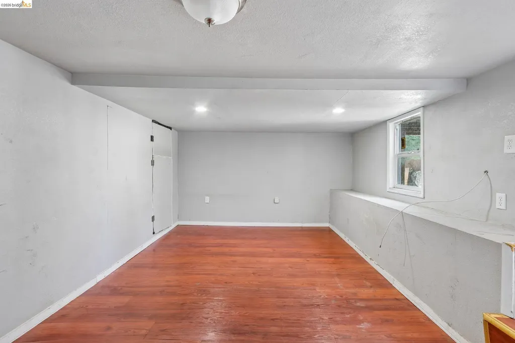 5081 Congress Avenue Oakland CA 94601