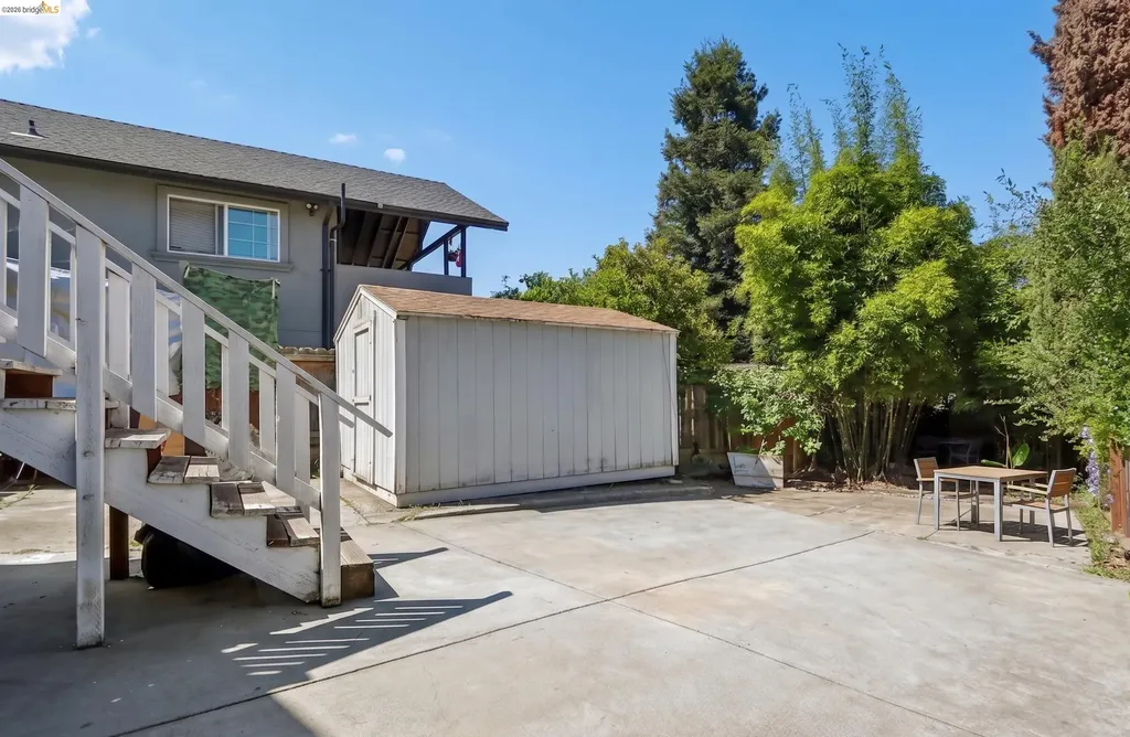 5081 Congress Avenue Oakland CA 94601