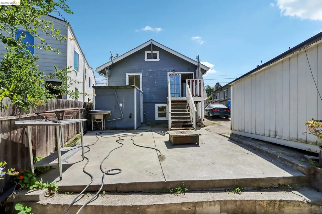 5081 Congress Avenue Oakland CA 94601