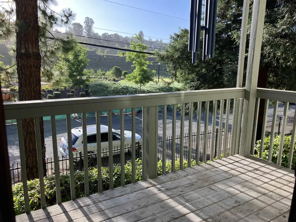 8761 Mountain Boulevard Oakland CA 94605