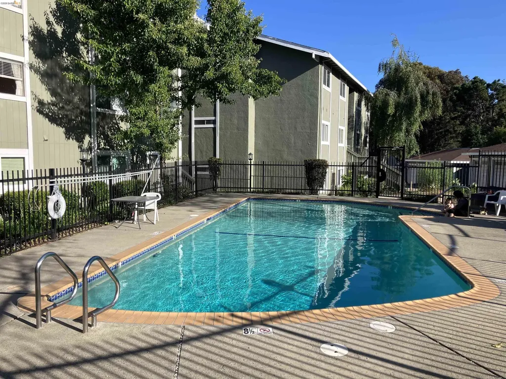 8761 Mountain Boulevard Oakland CA 94605