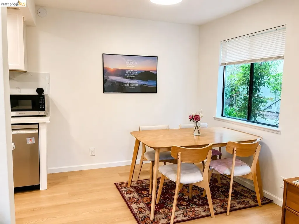 8761 Mountain Boulevard Oakland CA 94605