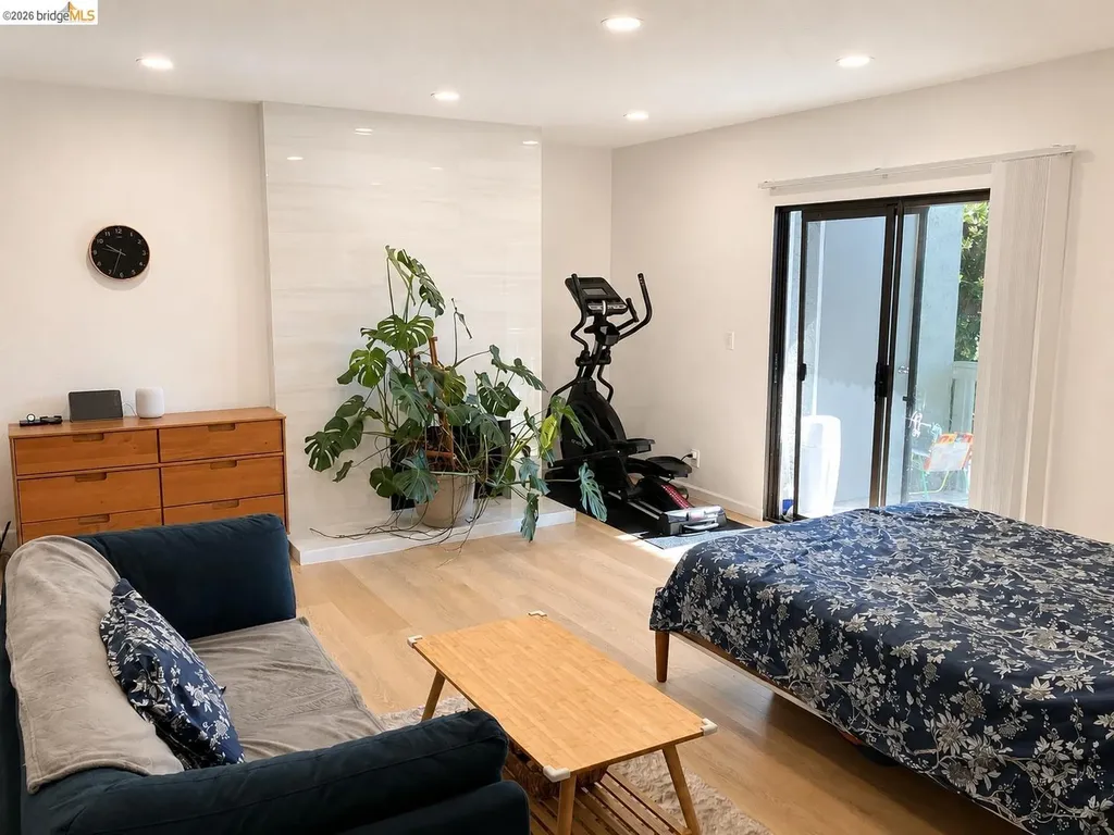 8761 Mountain Boulevard Oakland CA 94605