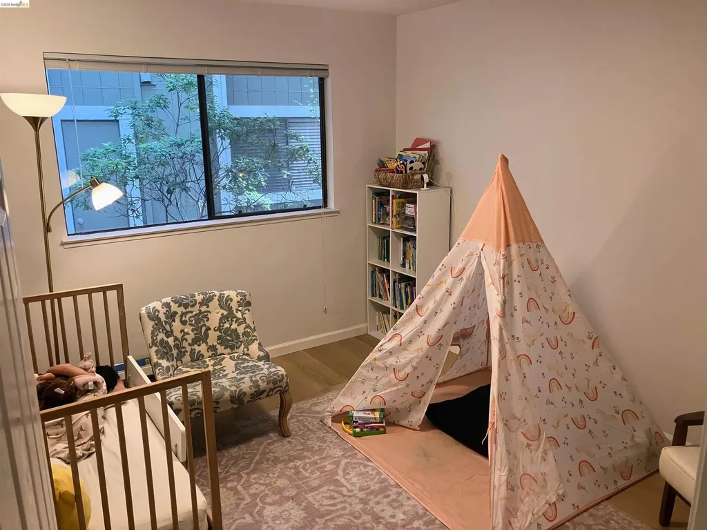8761 Mountain Boulevard Oakland CA 94605