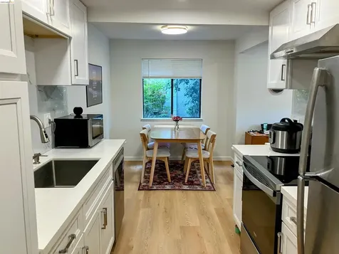 8761 Mountain Boulevard Oakland CA 94605