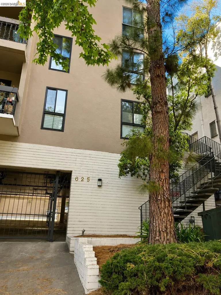 625 El Dorado Avenue Oakland CA 94611
