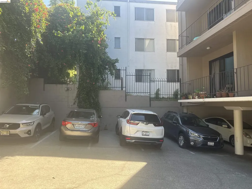 625 El Dorado Avenue Oakland CA 94611