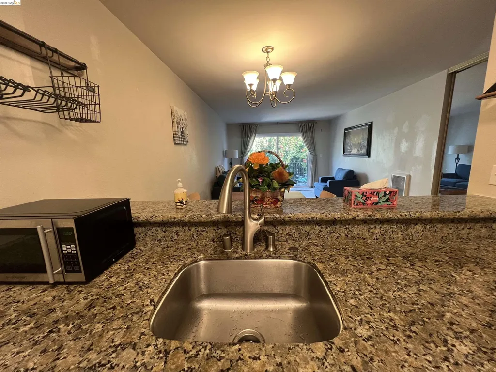625 El Dorado Avenue Oakland CA 94611