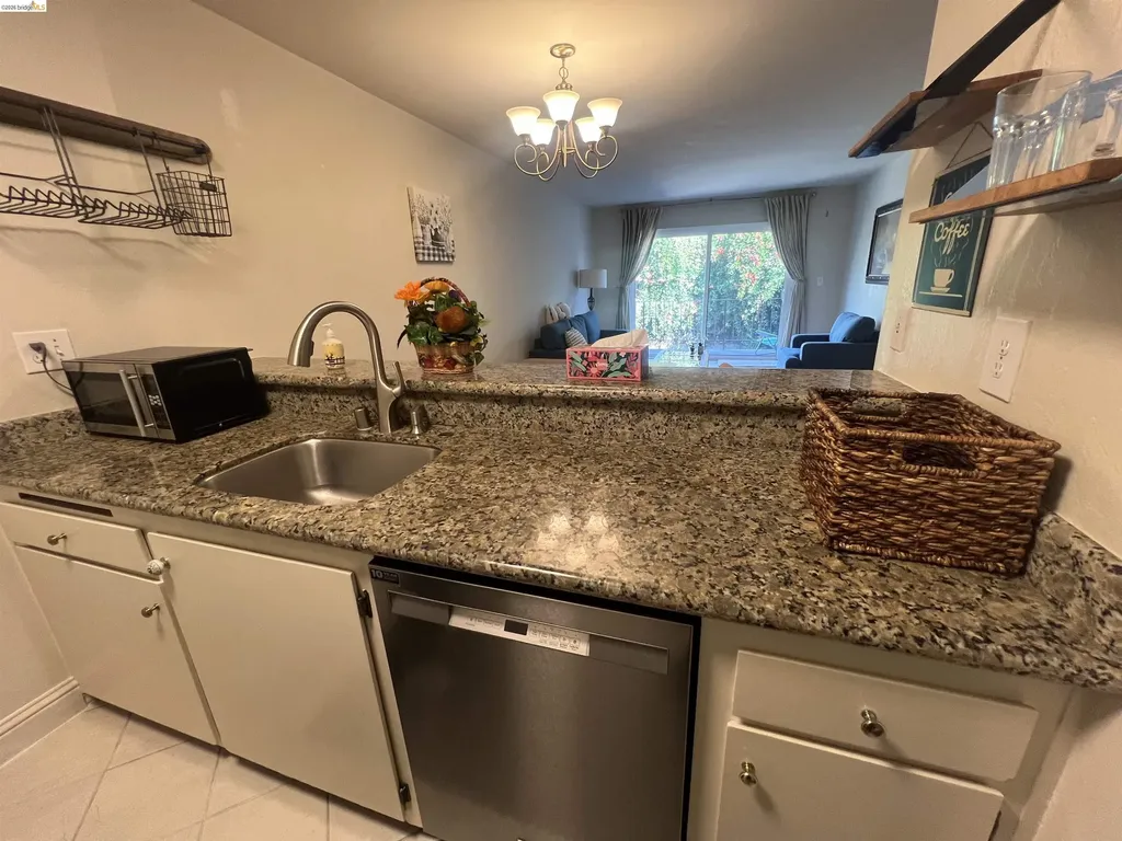 625 El Dorado Avenue Oakland CA 94611