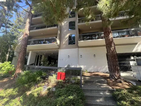 625 El Dorado Avenue Oakland CA 94611