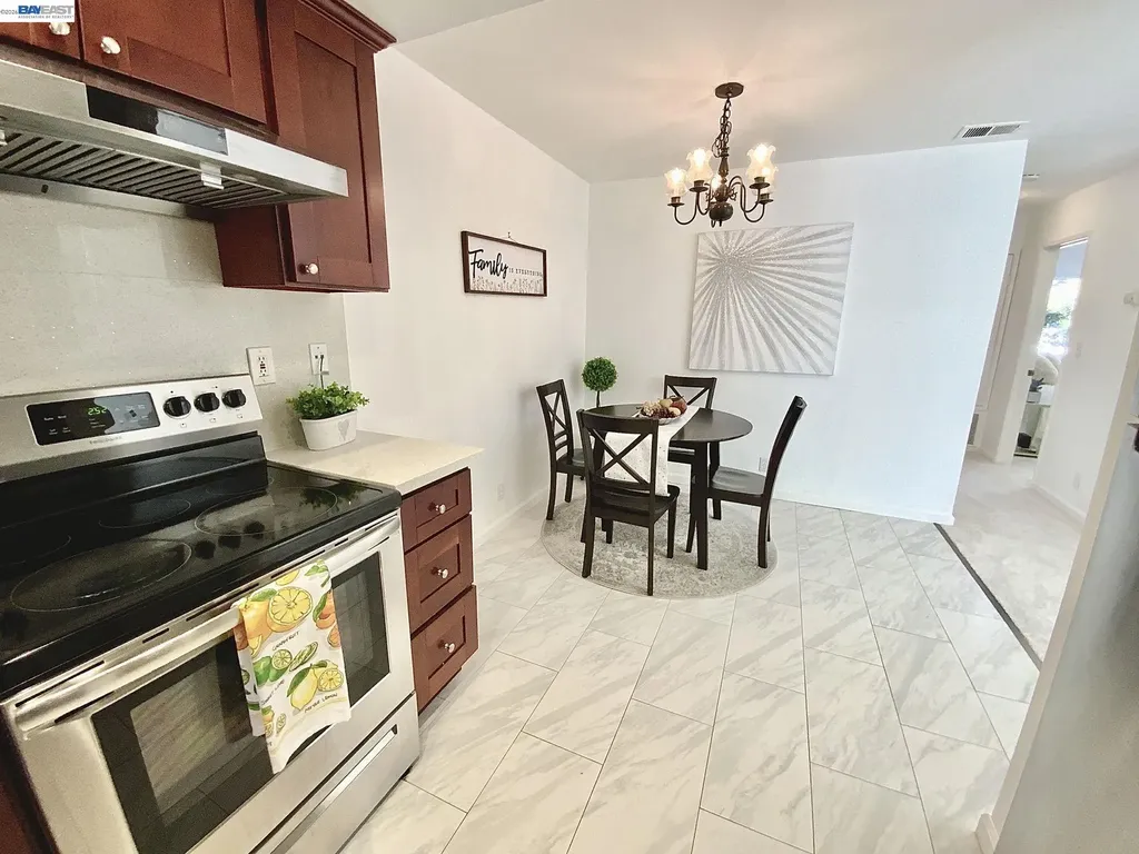 404 Sequim Common Fremont CA 94539