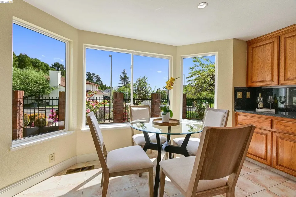 4303 Chamberlin Court Oakland CA 94619