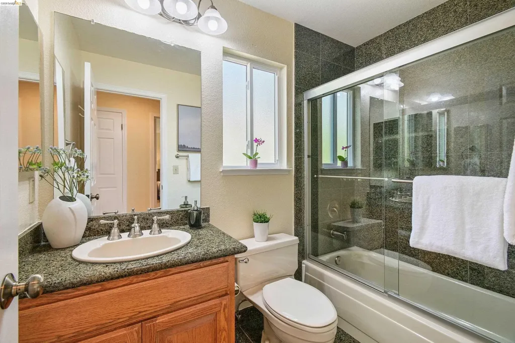4303 Chamberlin Court Oakland CA 94619