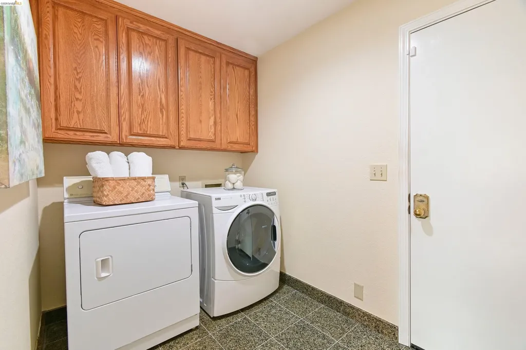 4303 Chamberlin Court Oakland CA 94619