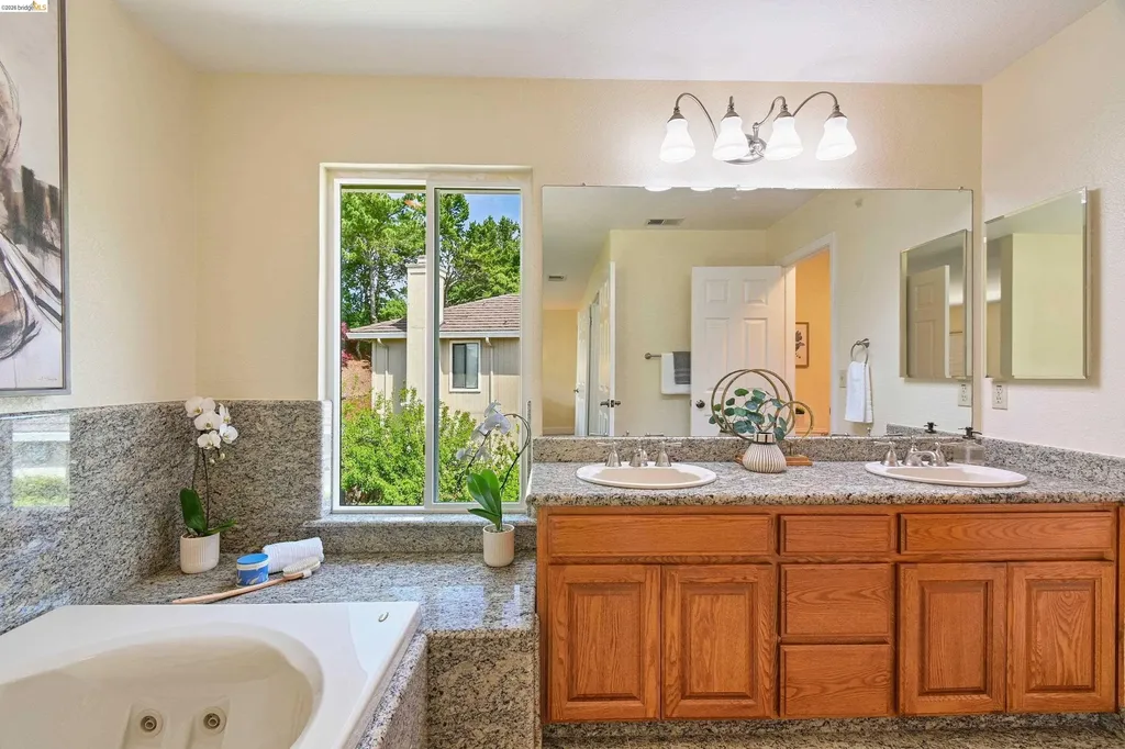 4303 Chamberlin Court Oakland CA 94619
