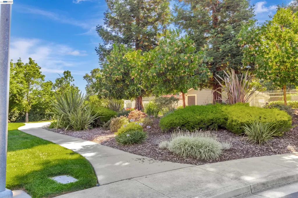 385 Kensington Common Livermore CA 94551