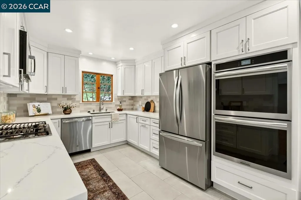 24 Las Vegas Road Orinda CA 94563