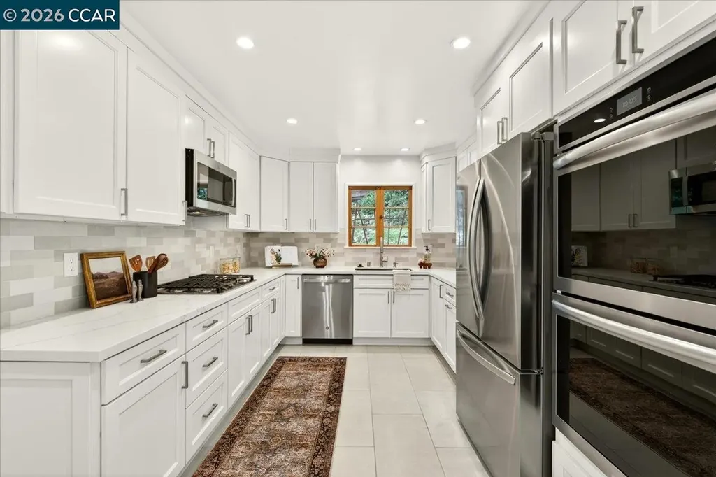 24 Las Vegas Road Orinda CA 94563
